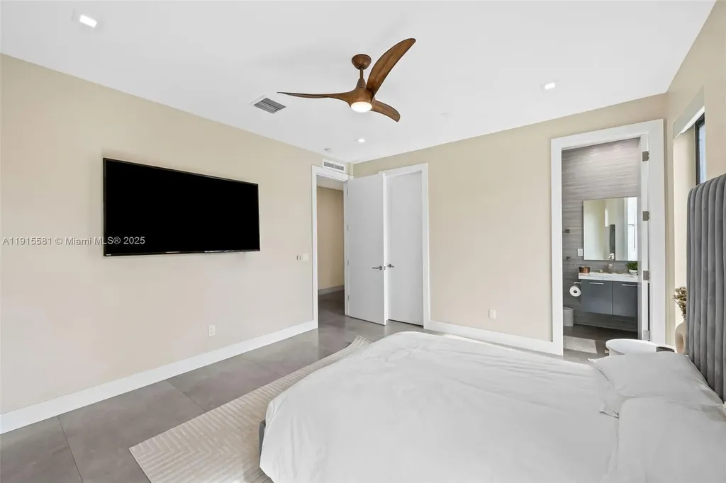 624 N Victoria Park Road Fort Lauderdale FL 33304