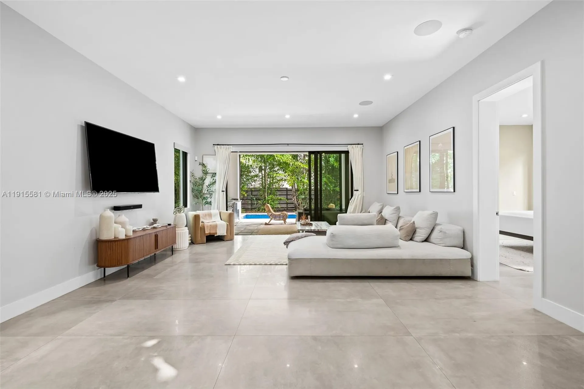 624 N Victoria Park Road Fort Lauderdale FL 33304