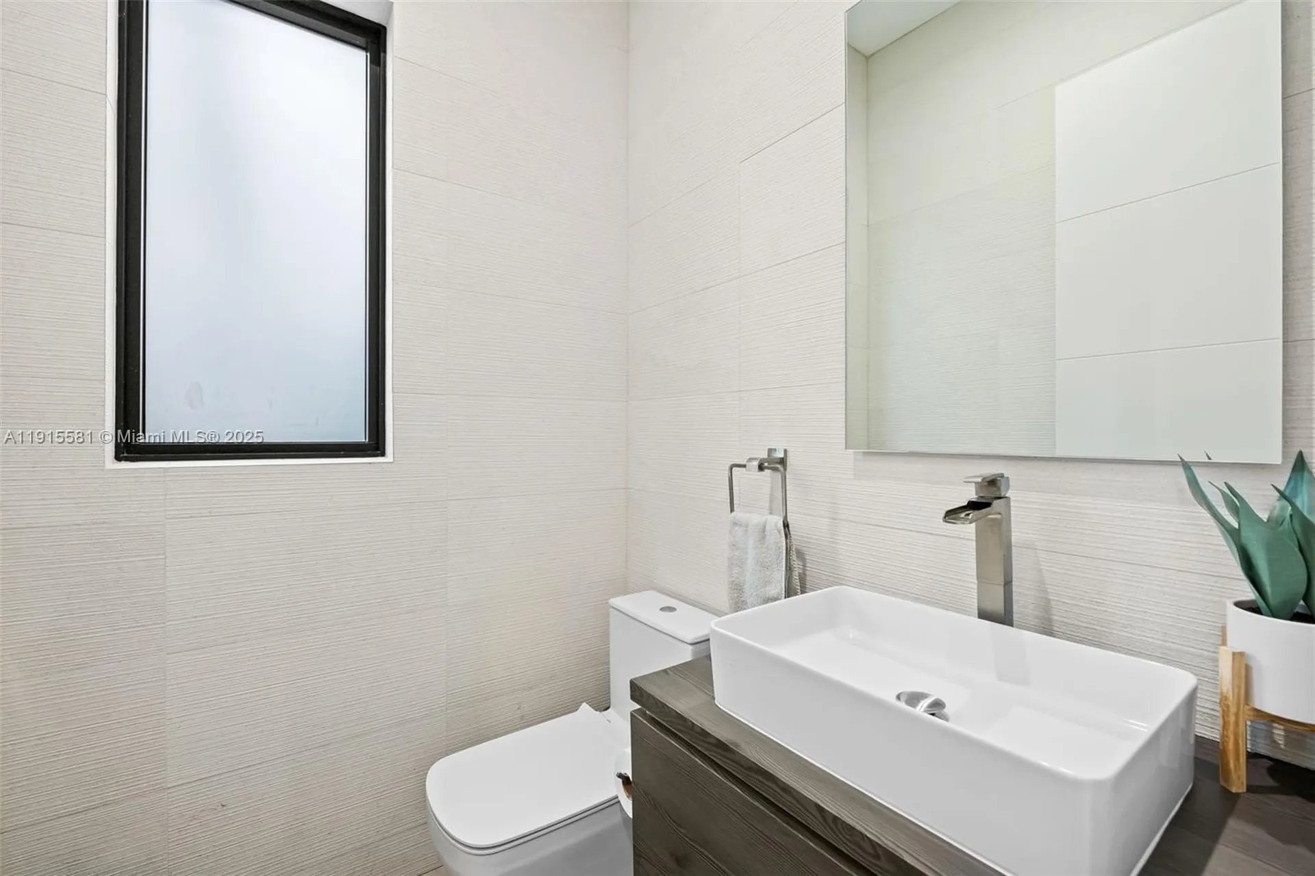 624 N Victoria Park Road Fort Lauderdale FL 33304