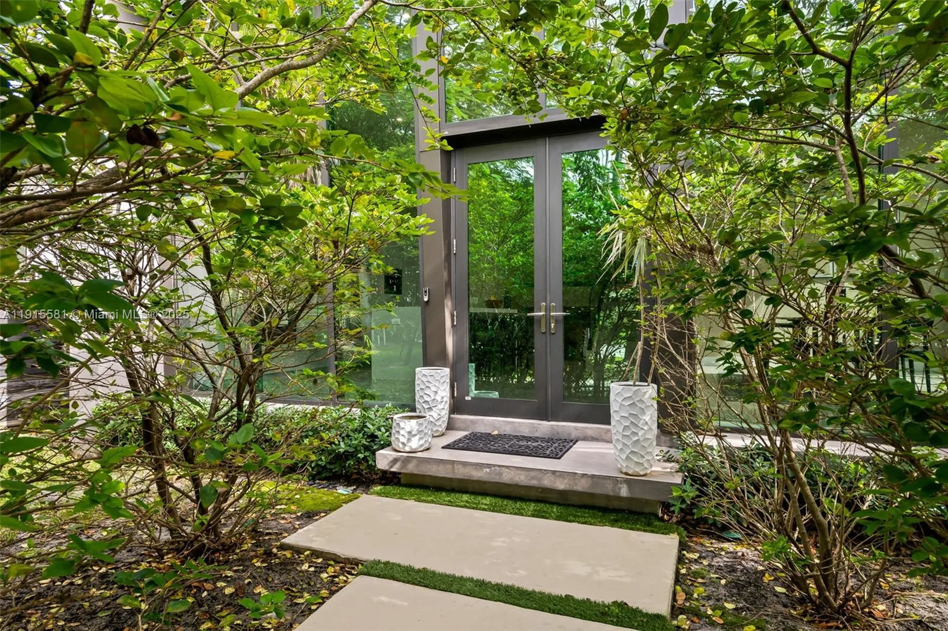 624 N Victoria Park Road Fort Lauderdale FL 33304