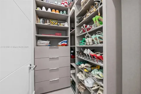 624 N Victoria Park Road Fort Lauderdale FL 33304