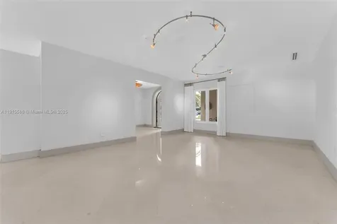 7261 W Troon Circle Miami Lakes FL 33014