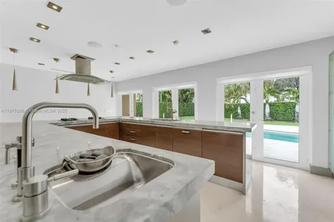 7261 W Troon Circle Miami Lakes FL 33014