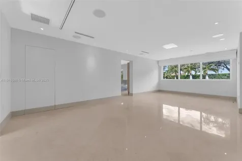 7261 W Troon Circle Miami Lakes FL 33014