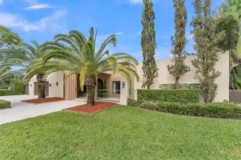 7261 W Troon Circle Miami Lakes FL 33014