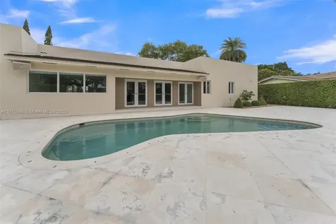 7261 W Troon Circle Miami Lakes FL 33014