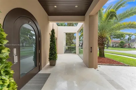 7261 W Troon Circle Miami Lakes FL 33014
