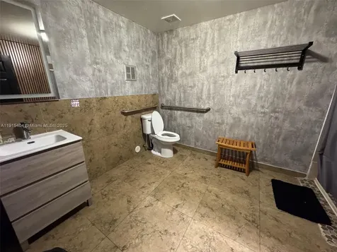 169 SW 7th Street Miami FL 33130