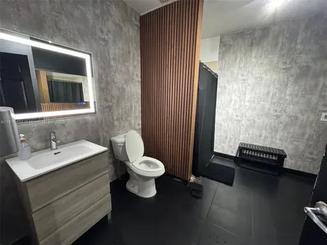 169 SW 7th Street Miami FL 33130