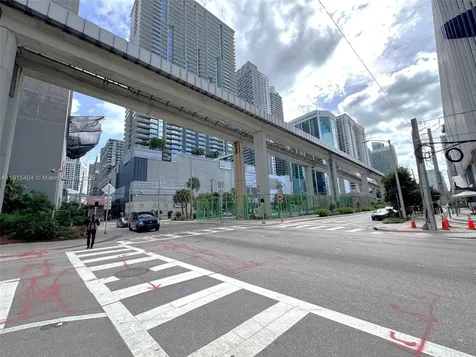 169 SW 7th Street Miami FL 33130