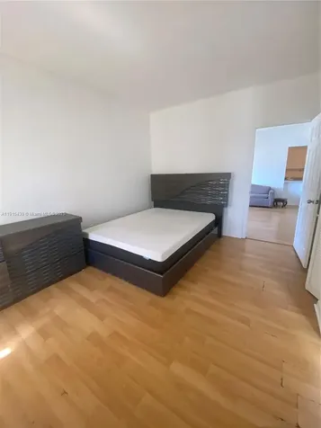 1051 Meridian Avenue Miami Beach FL 33139