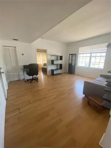 1051 Meridian Avenue Miami Beach FL 33139