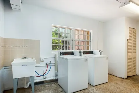 1051 Meridian Avenue Miami Beach FL 33139