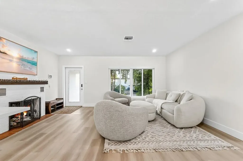 801 NE 19th Terrace Fort Lauderdale FL 33304