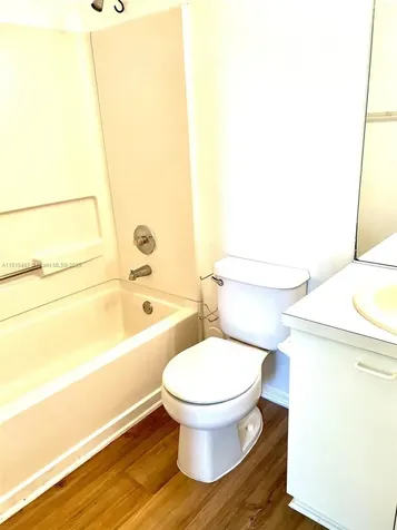 7886 Dixie Beach Circle Tamarac FL 33321