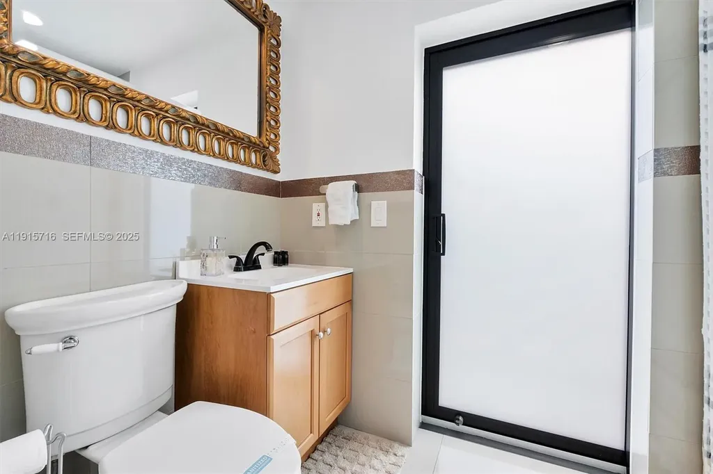 5800 NE 18th Avenue Fort Lauderdale FL 33334