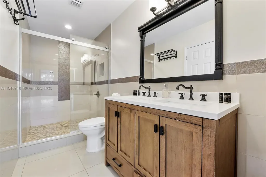 5800 NE 18th Avenue Fort Lauderdale FL 33334