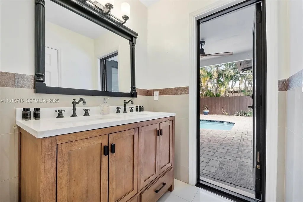 5800 NE 18th Avenue Fort Lauderdale FL 33334