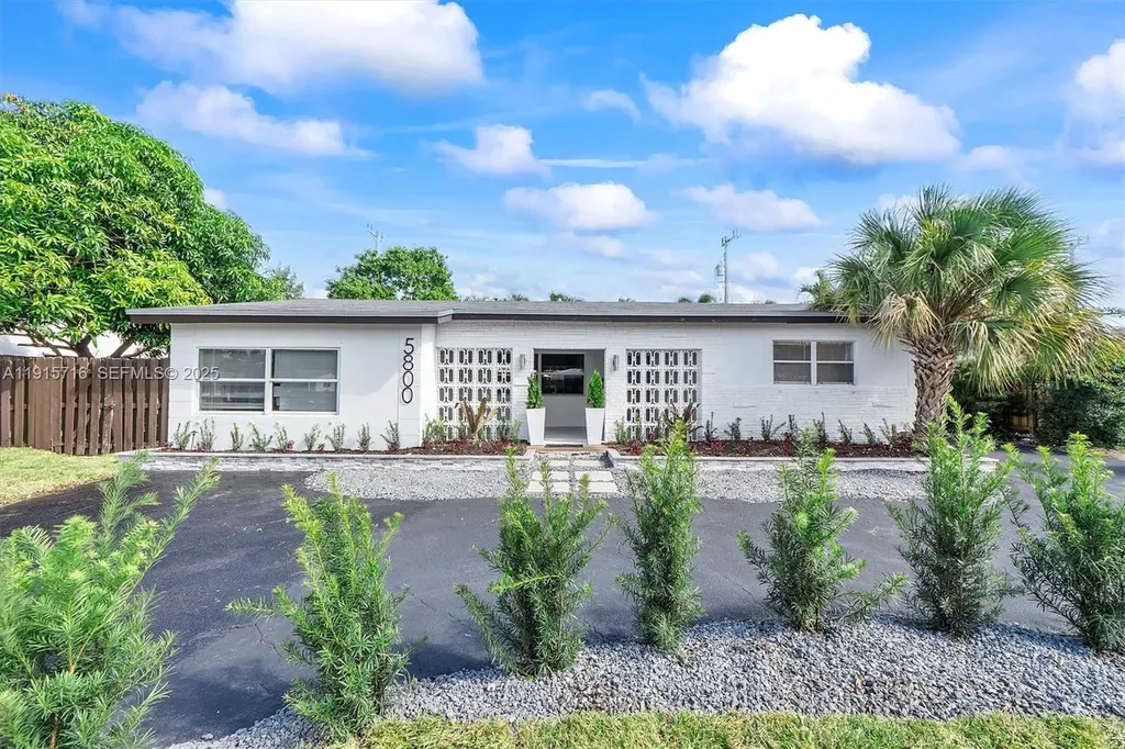 5800 NE 18th Avenue Fort Lauderdale FL 33334