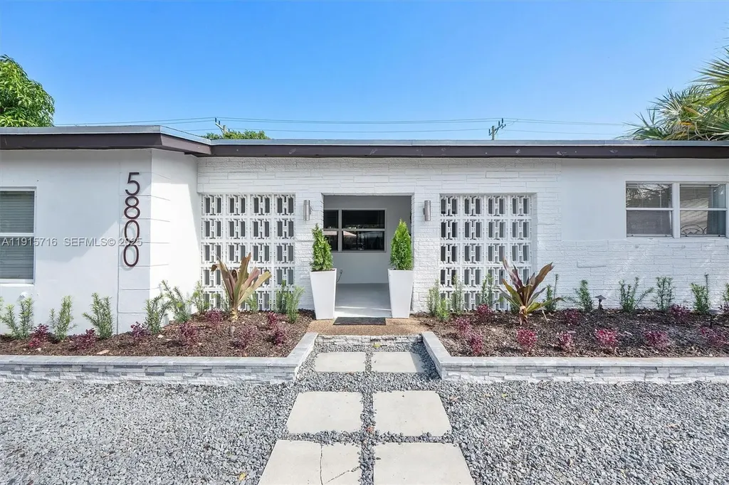 5800 NE 18th Avenue Fort Lauderdale FL 33334