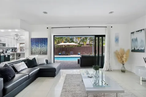 5800 NE 18th Avenue Fort Lauderdale FL 33334