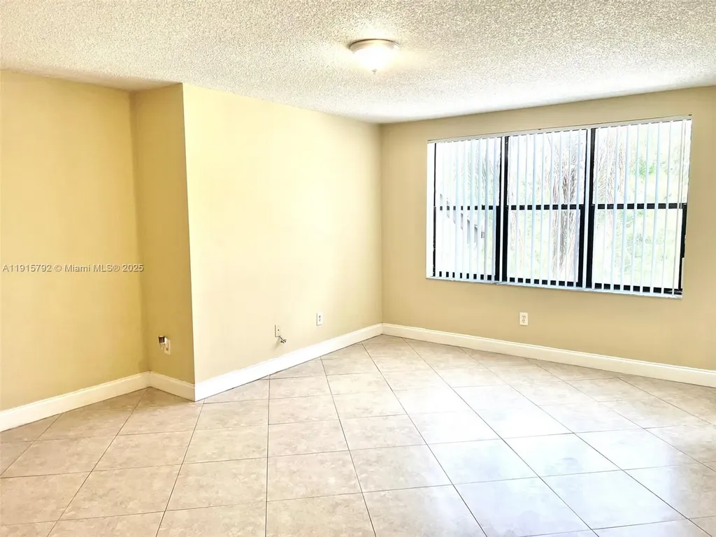 4561 W Mcnab Road Pompano Beach FL 33069