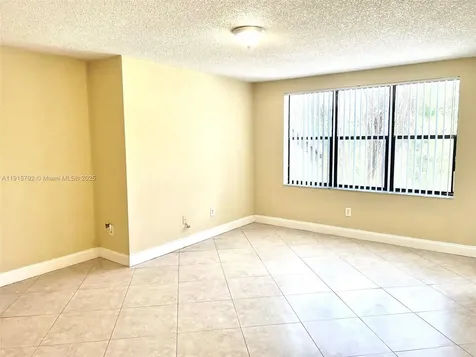 4561 W Mcnab Road Pompano Beach FL 33069