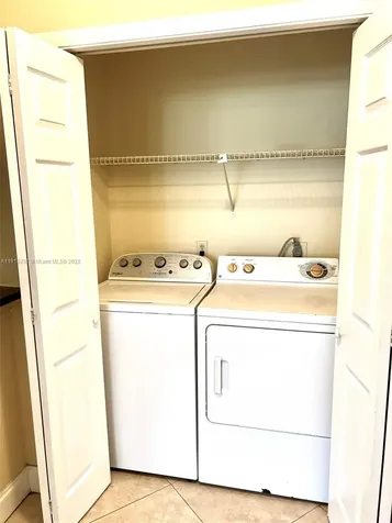 4561 W Mcnab Road Pompano Beach FL 33069