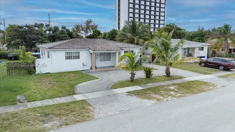 640 NE 168th Street North Miami Beach FL 33162