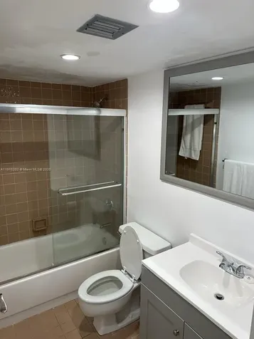 1621 Collins Avenue Miami Beach FL 33139