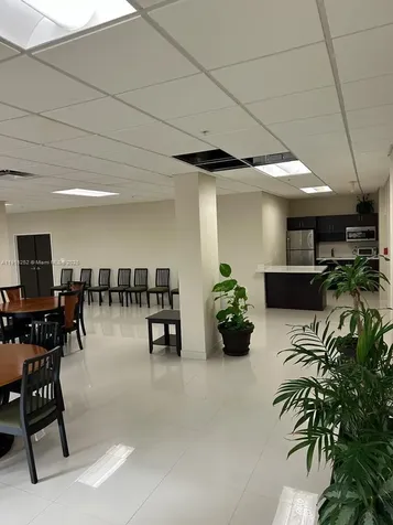 1621 Collins Avenue Miami Beach FL 33139