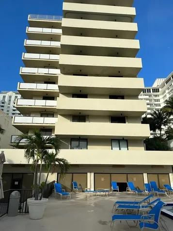 1621 Collins Avenue Miami Beach FL 33139