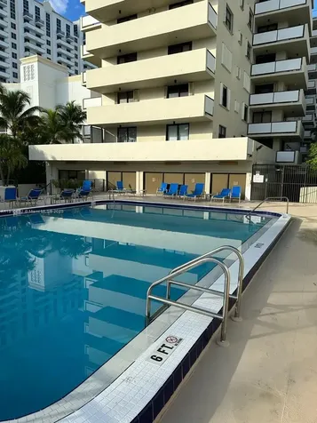 1621 Collins Avenue Miami Beach FL 33139