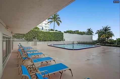1621 Collins Avenue Miami Beach FL 33139