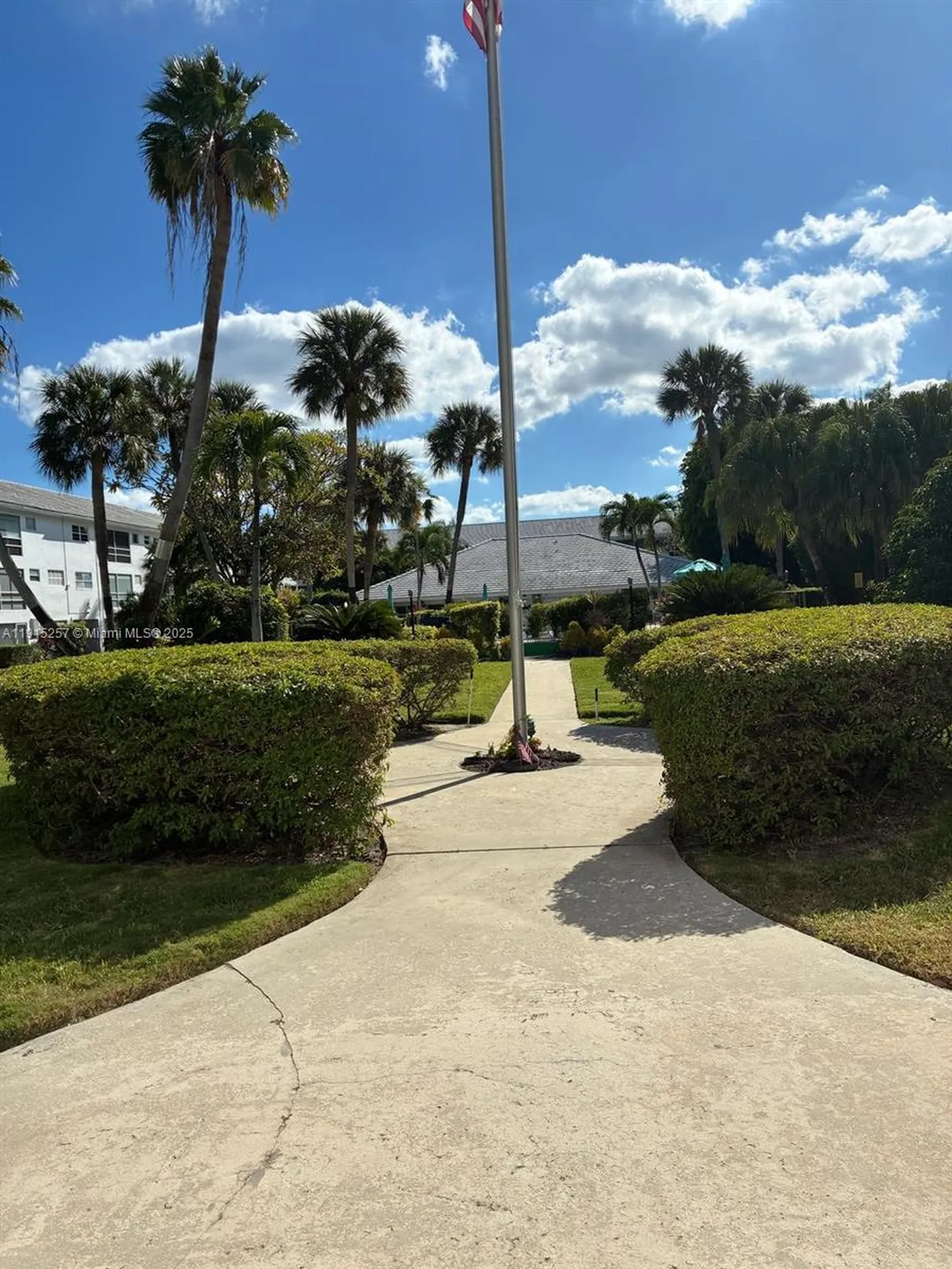 2050 NE 39th Street Lighthouse Point FL 33064