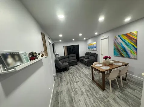 9712 Hammocks Boulevard Miami FL 33196