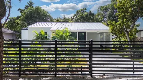 5220 SW 6 Street Miami FL 33134