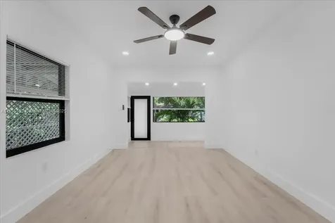5220 SW 6 Street Miami FL 33134