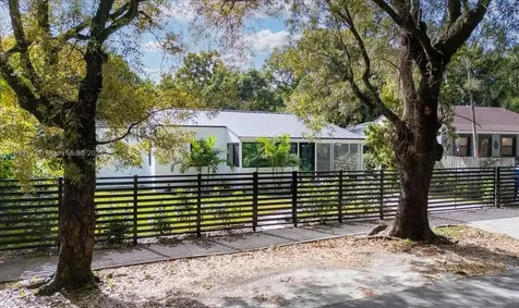5220 SW 6 Street Miami FL 33134