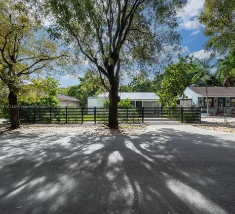 5220 SW 6 Street Miami FL 33134