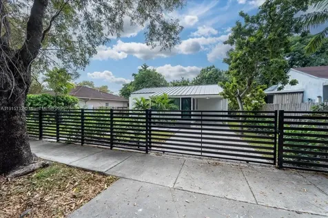 5220 SW 6 Street Miami FL 33134