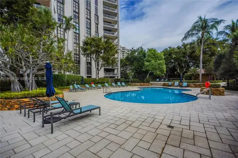 2000 Towerside Terrace Miami FL 33138