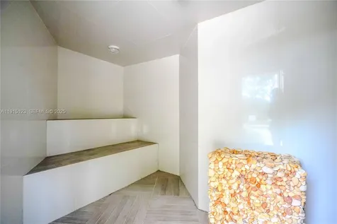 2000 Towerside Terrace Miami FL 33138