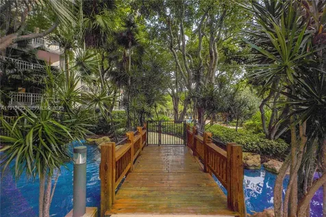 2000 Towerside Terrace Miami FL 33138