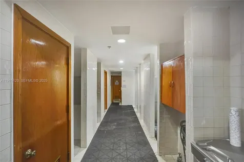 2000 Towerside Terrace Miami FL 33138
