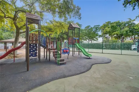 2000 Towerside Terrace Miami FL 33138