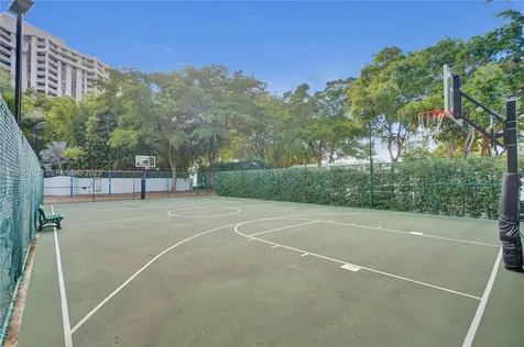 2000 Towerside Terrace Miami FL 33138