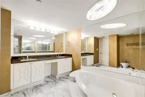2000 Towerside Terrace Miami FL 33138