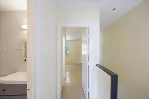 8325 Fairway Road Sunrise FL 33351
