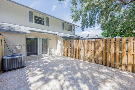 8325 Fairway Road Sunrise FL 33351